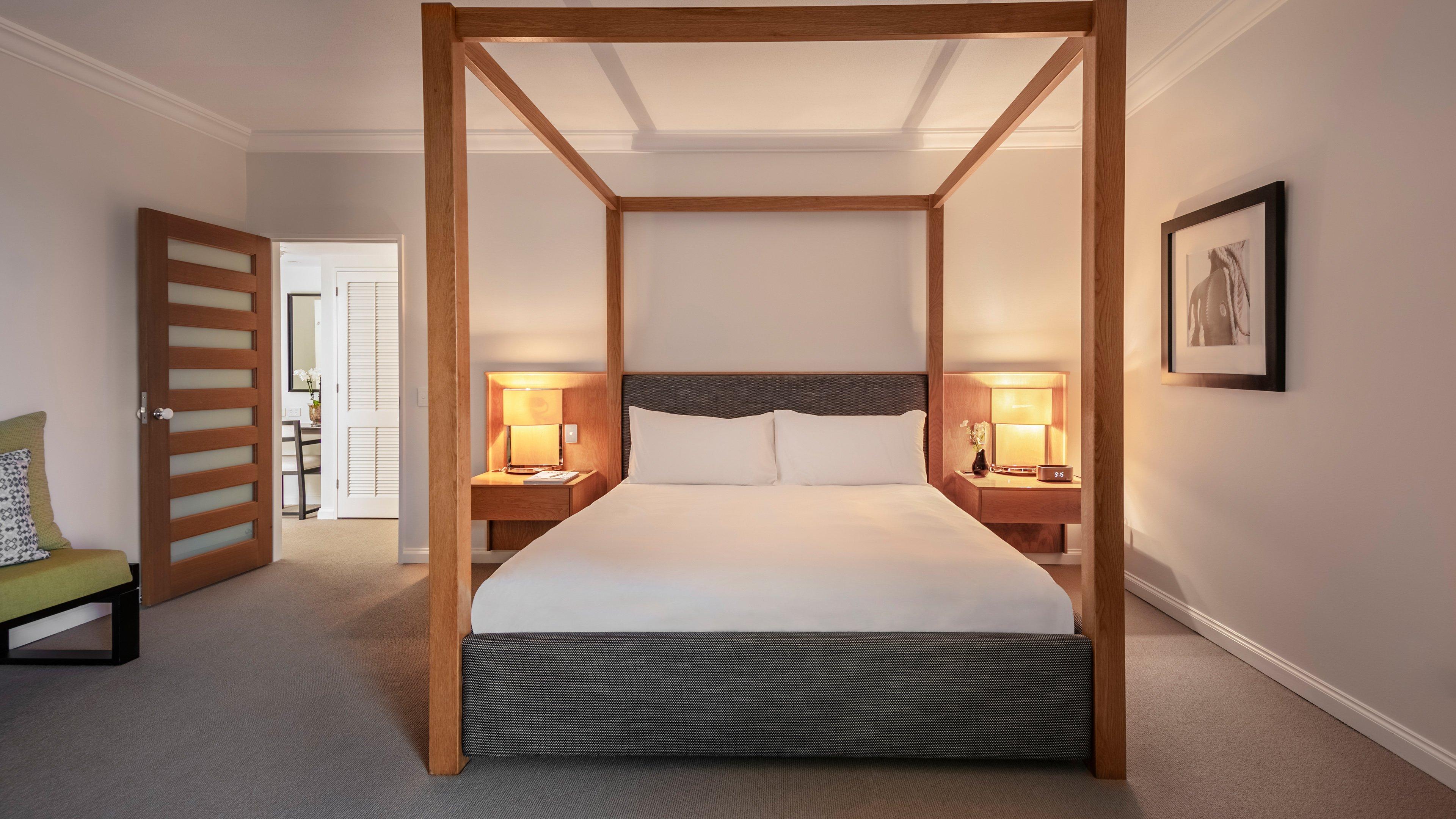 Manor, Suite