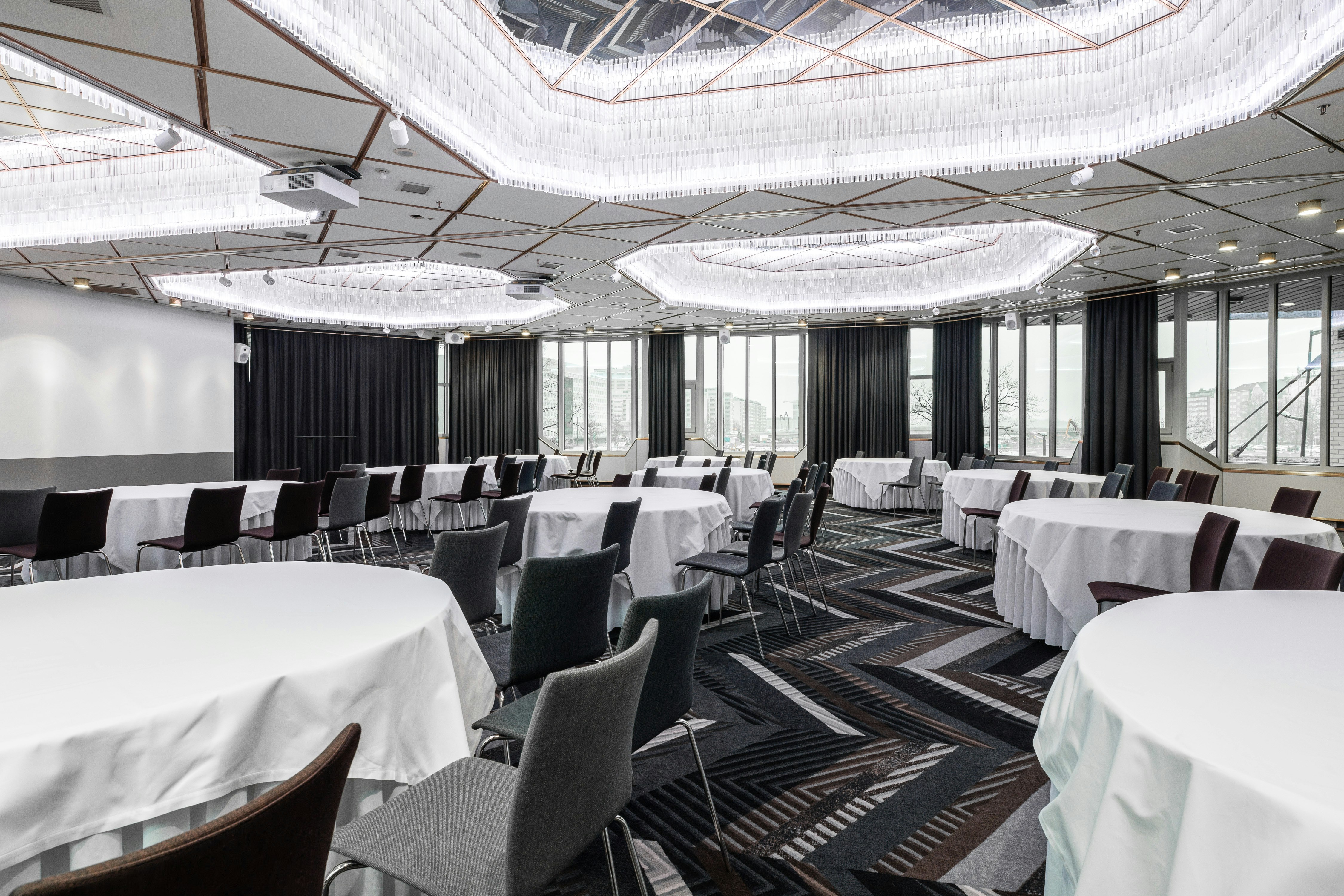 Hilton Helsinki Strand 32/36