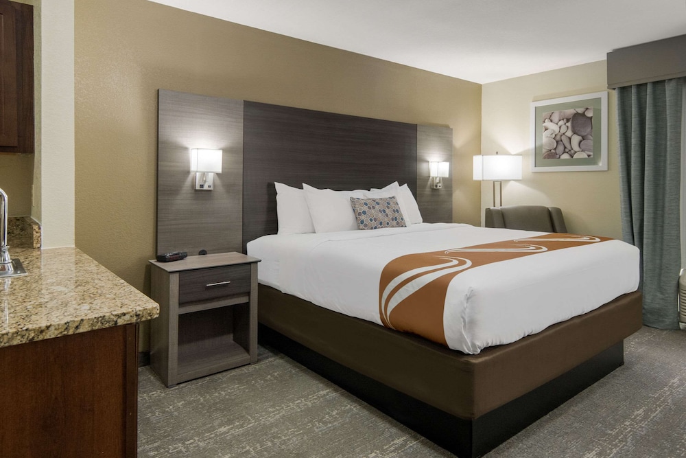 Suite, King Bed