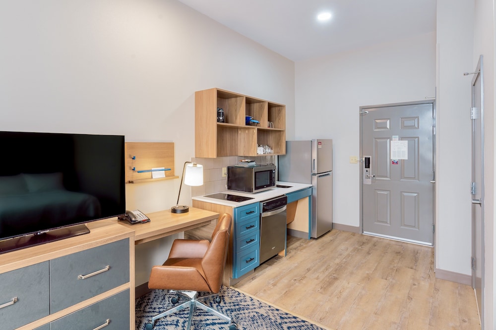 Candlewood Suites Oklahoma City-Moore 23/38