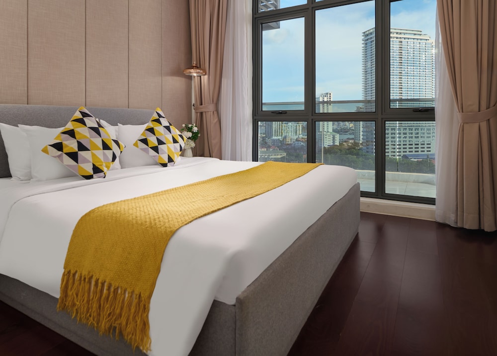 The Peninsula Phnom Penh 10/50