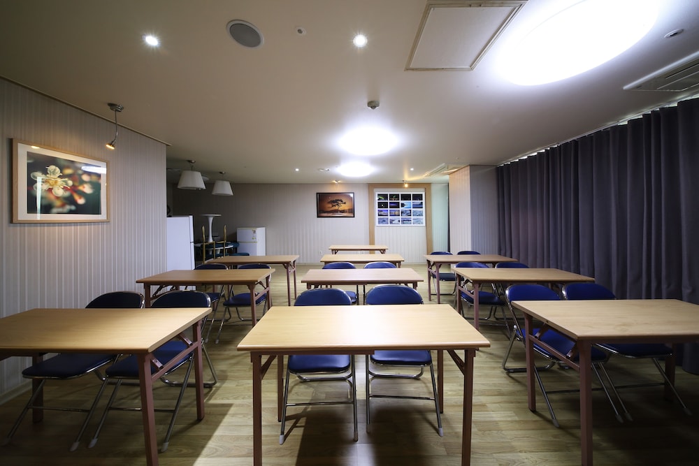 The Hotel Yeong Jong 33/50