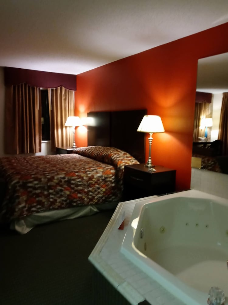 Country Hearth Inn & Suites Kenton 25/47