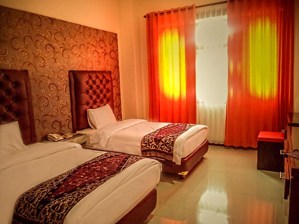 Grand City Batu Hotel 5/23