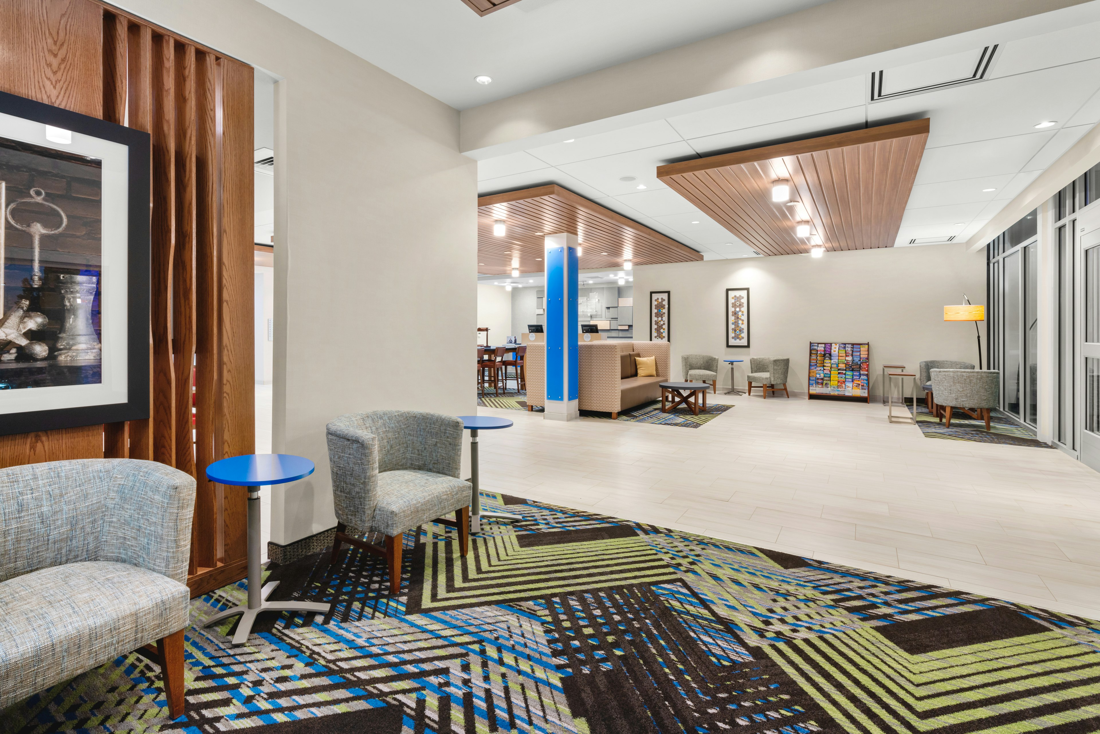 Holiday Inn Express & Suites Suisun City 50/70