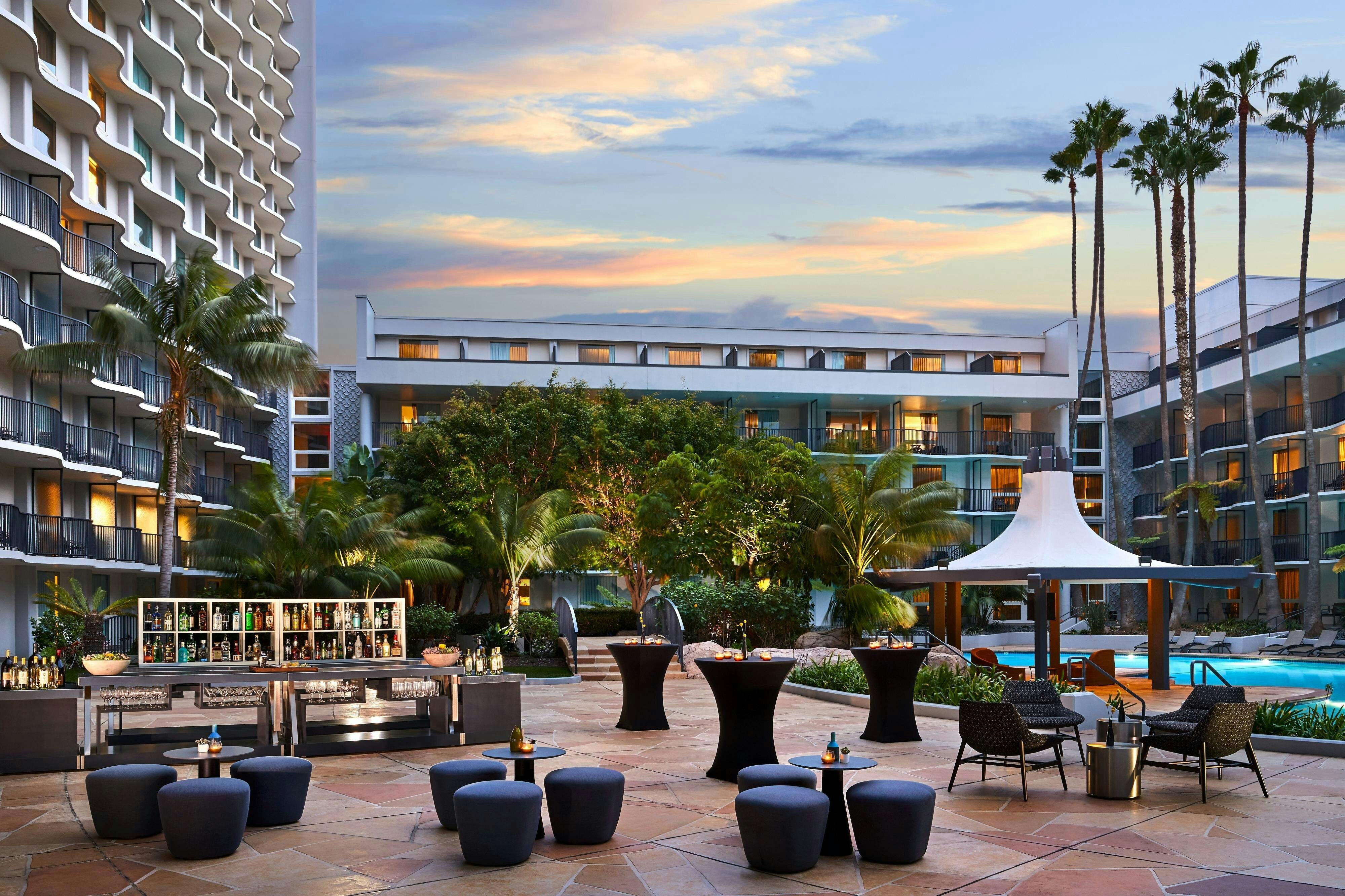 Marriott Los Angeles Airport 74/77