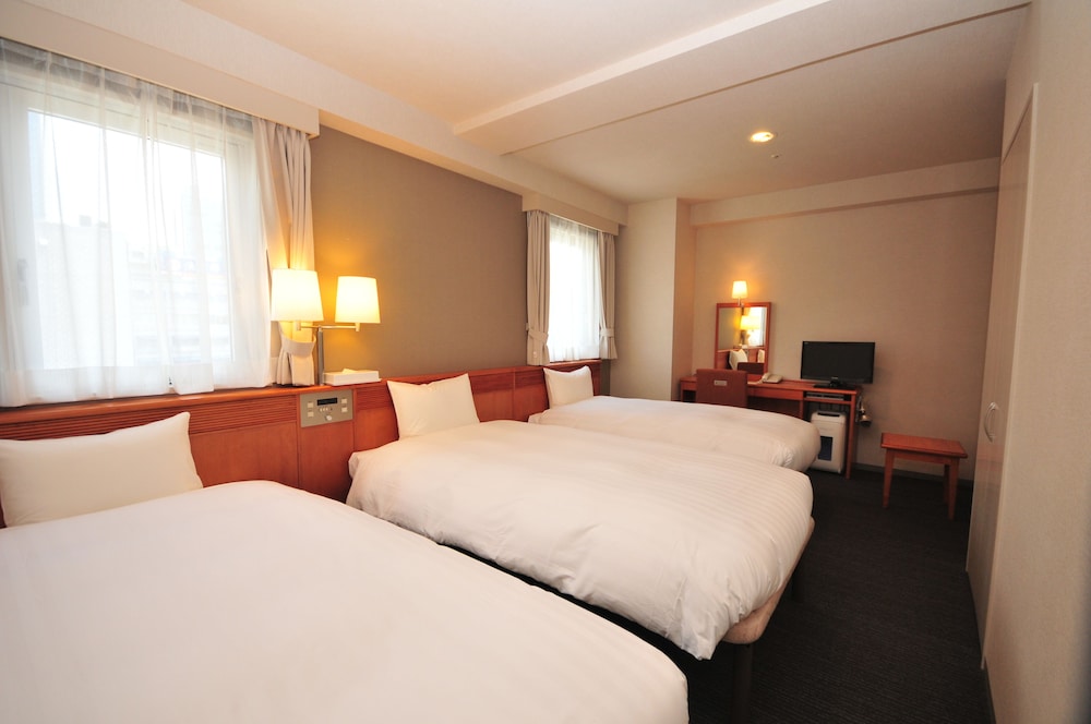 ROOM, TRIPLE