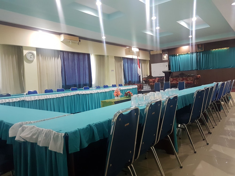 OYO 1633 Hotel Darma Nusantara 28/33