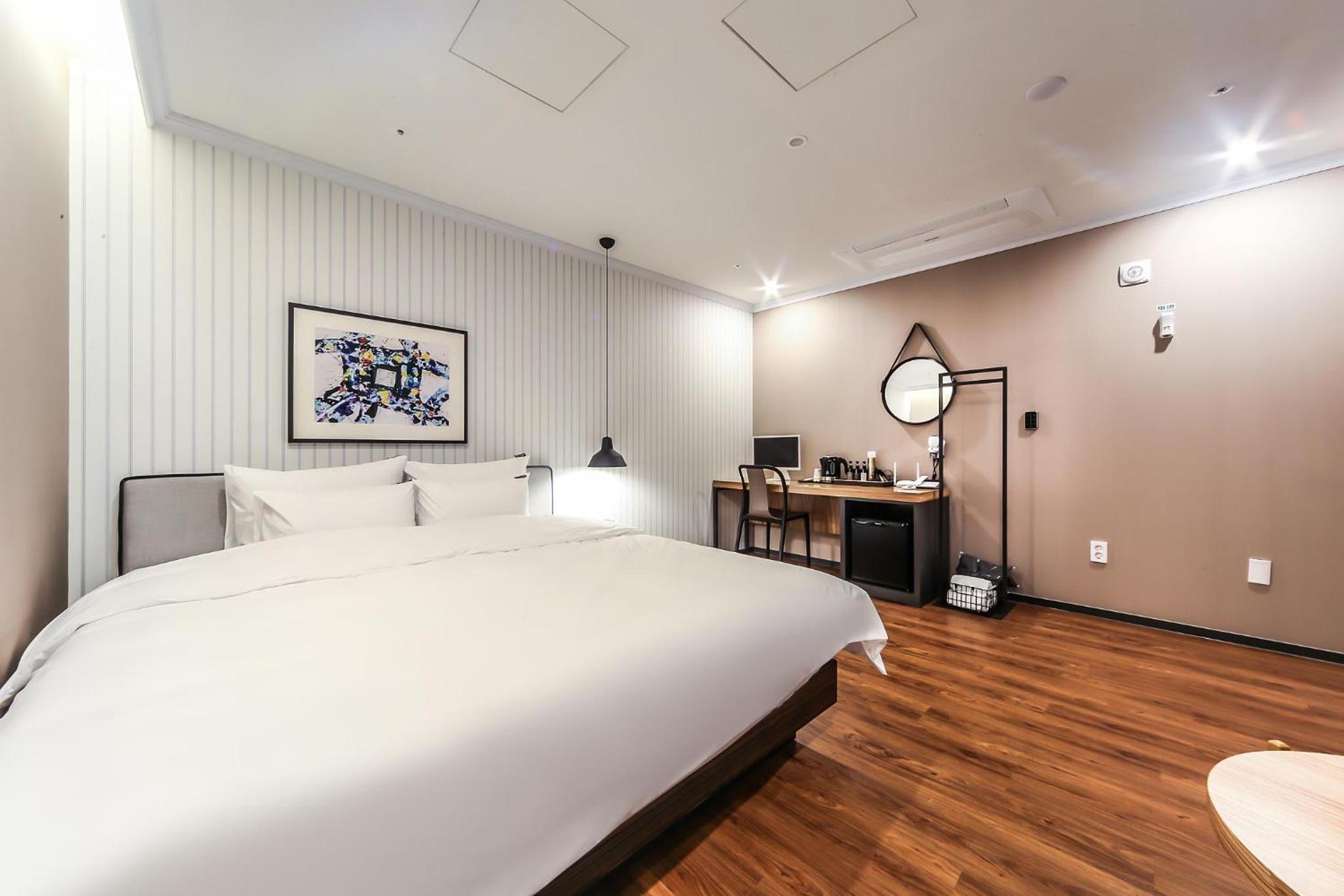 Business, Double Bed