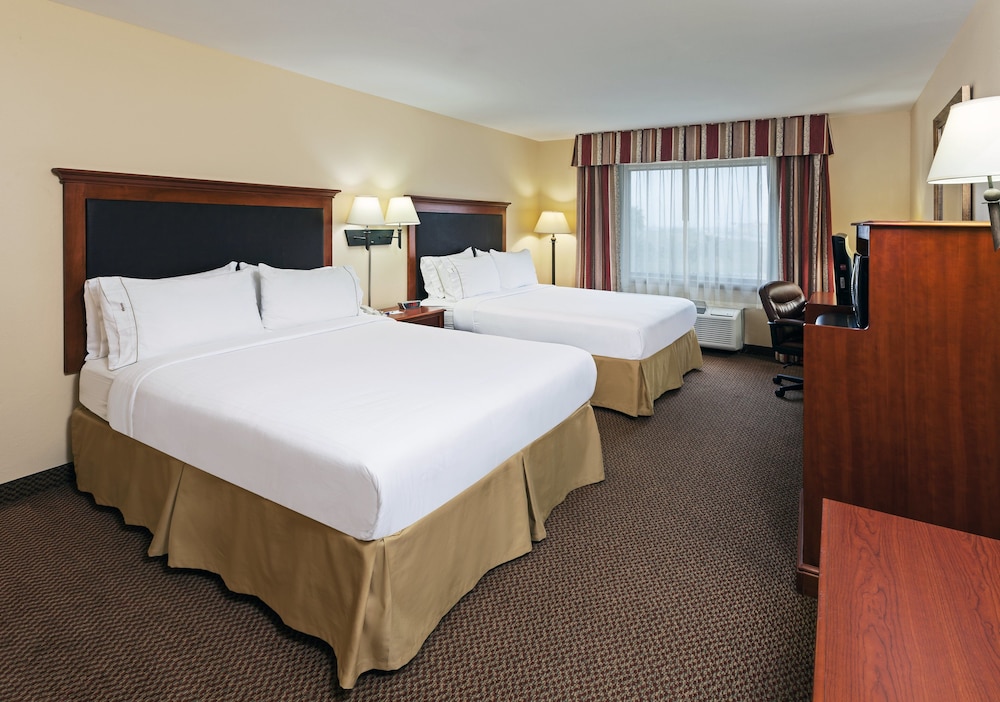 Holiday Inn Express Hotel And Suites Laredo Event Center Area 17/63