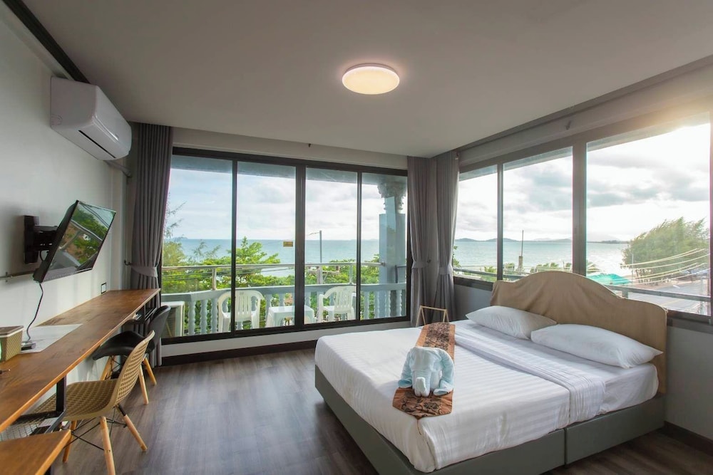 Pimpimarn Beach Hotel 26/66
