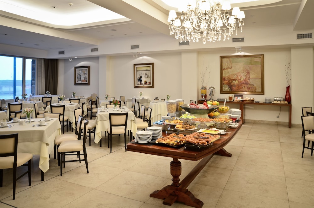 Hotel Iruna 65/72