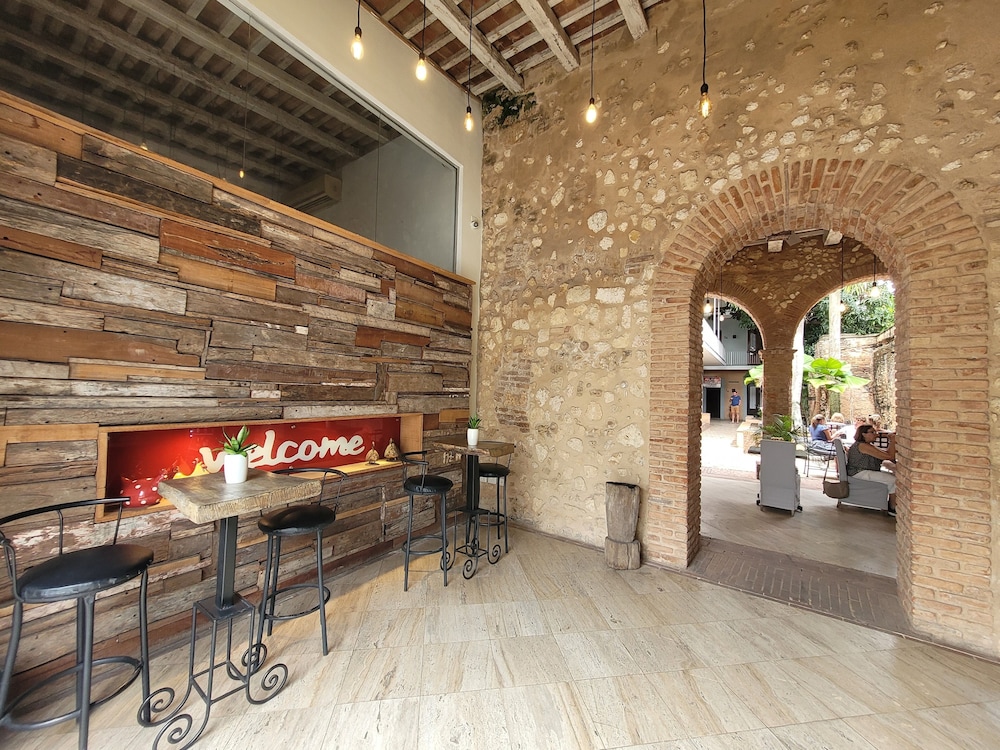 LUCA HOTEL 14/63