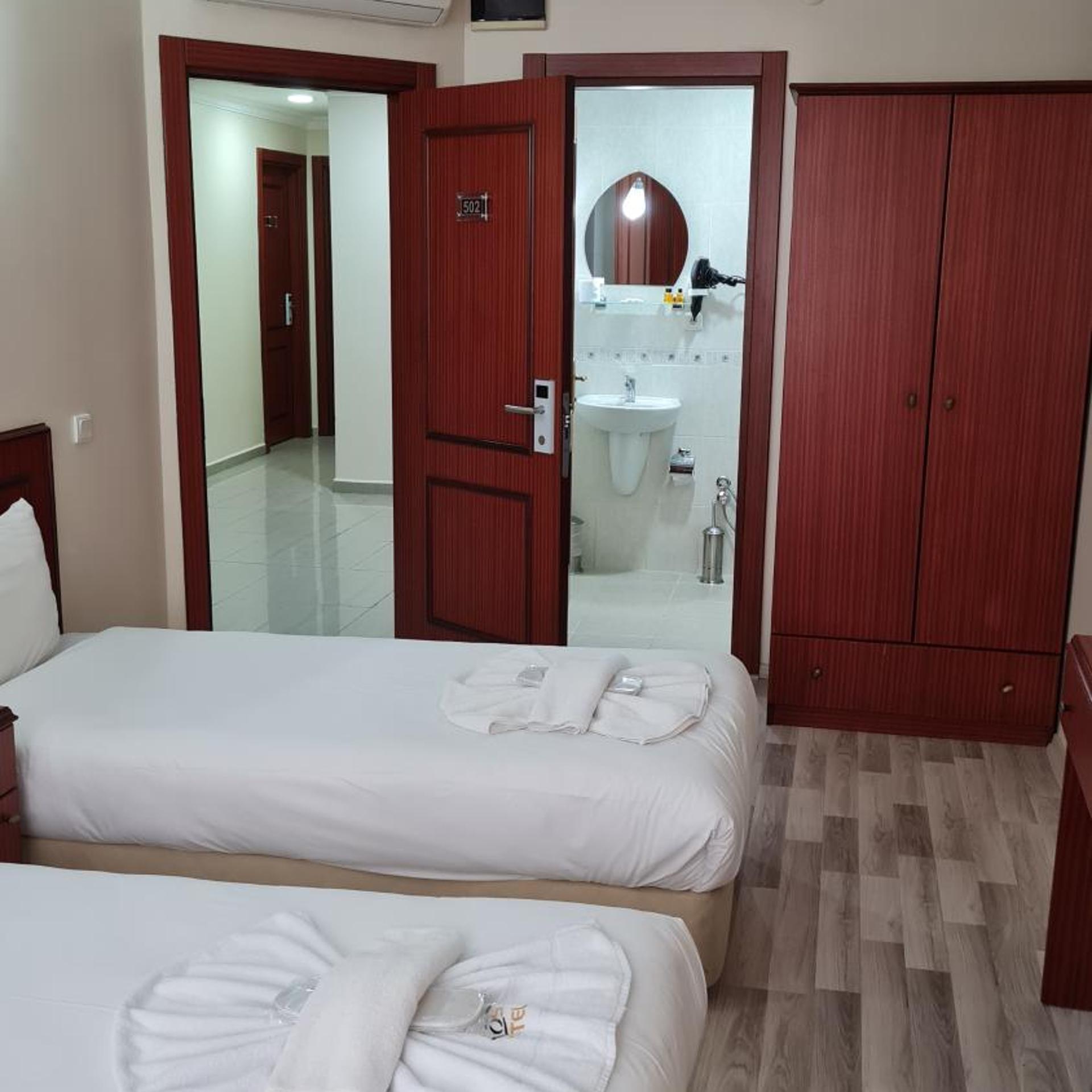 Emos Hotel 14/36