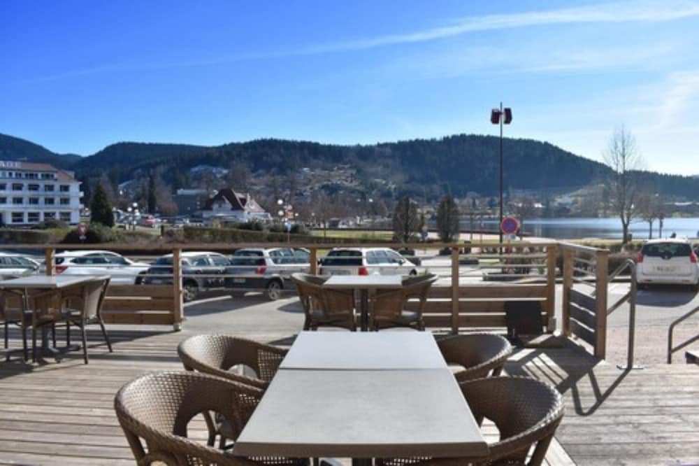 Logis Hotel Le Ptit Hotel Du Lac 24/30