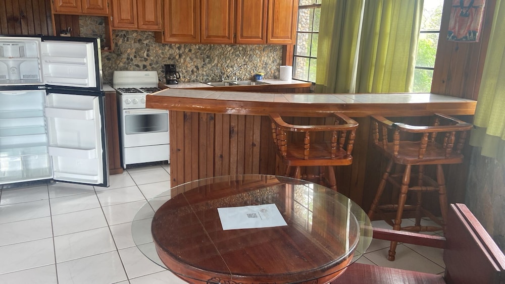 Coconut Tree West Bay 54/70