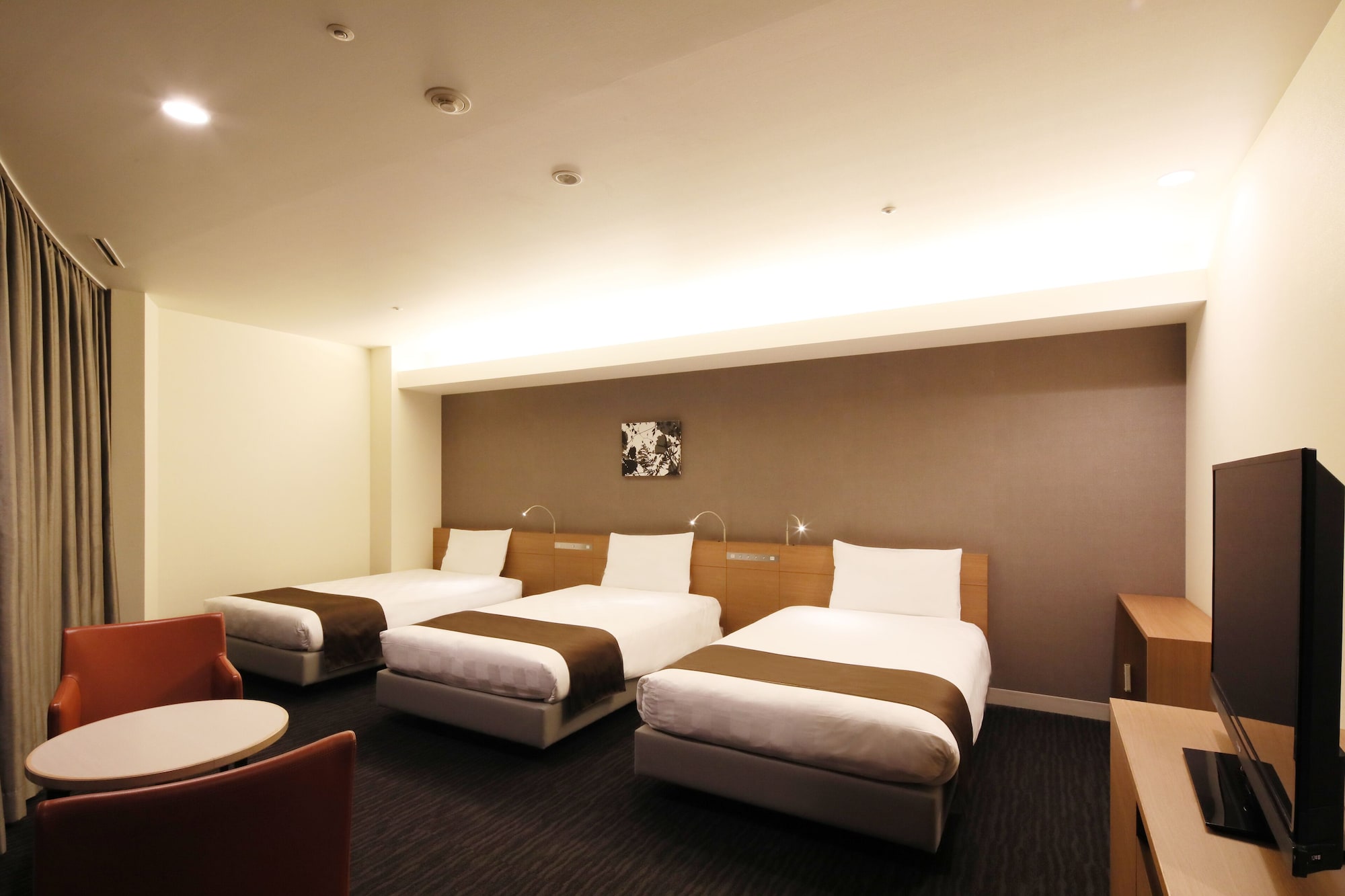 ROOM, TRIPLE