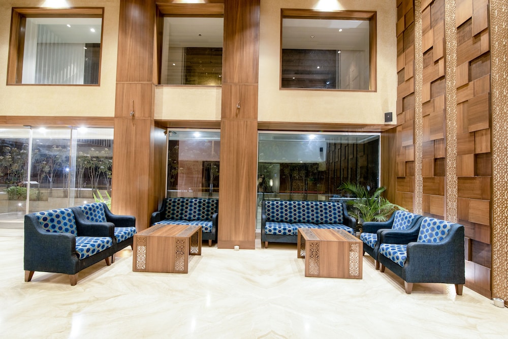 HOTEL EMERALD PARK-SHARANPUR 27/36