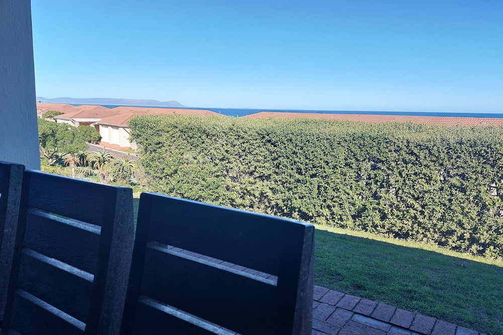 Hermanus Beach Club 35/50