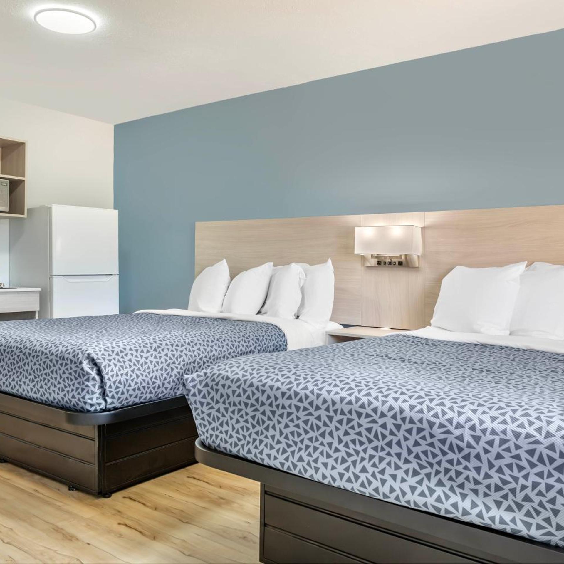Efficiency, 2 Queen Beds