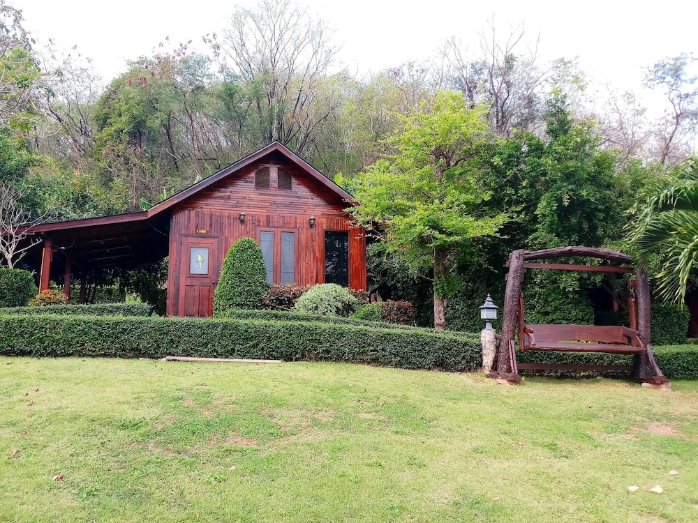 Mai Ngern Mai Thong Resort 31/37