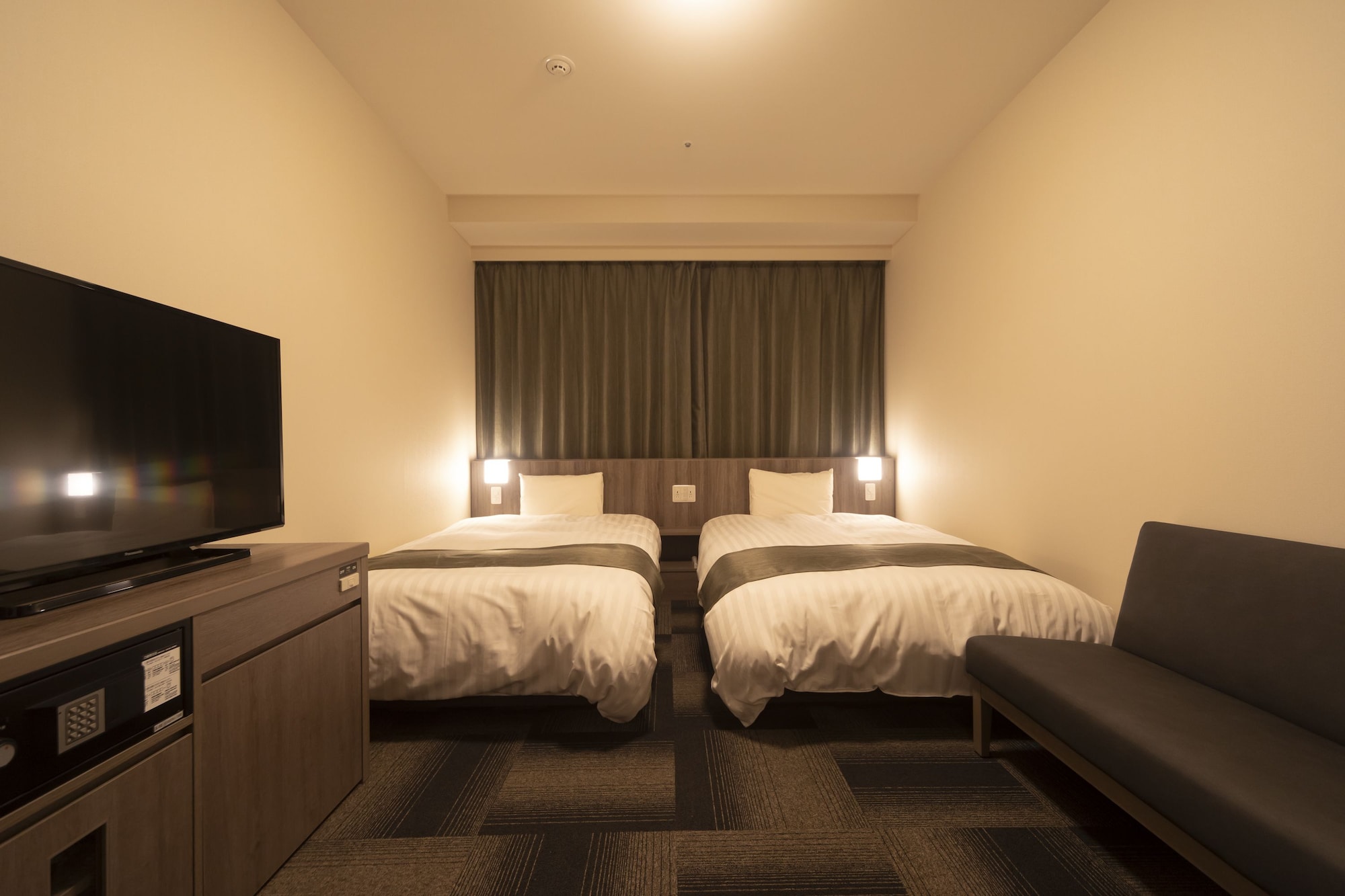 Designer, 2 Double Beds