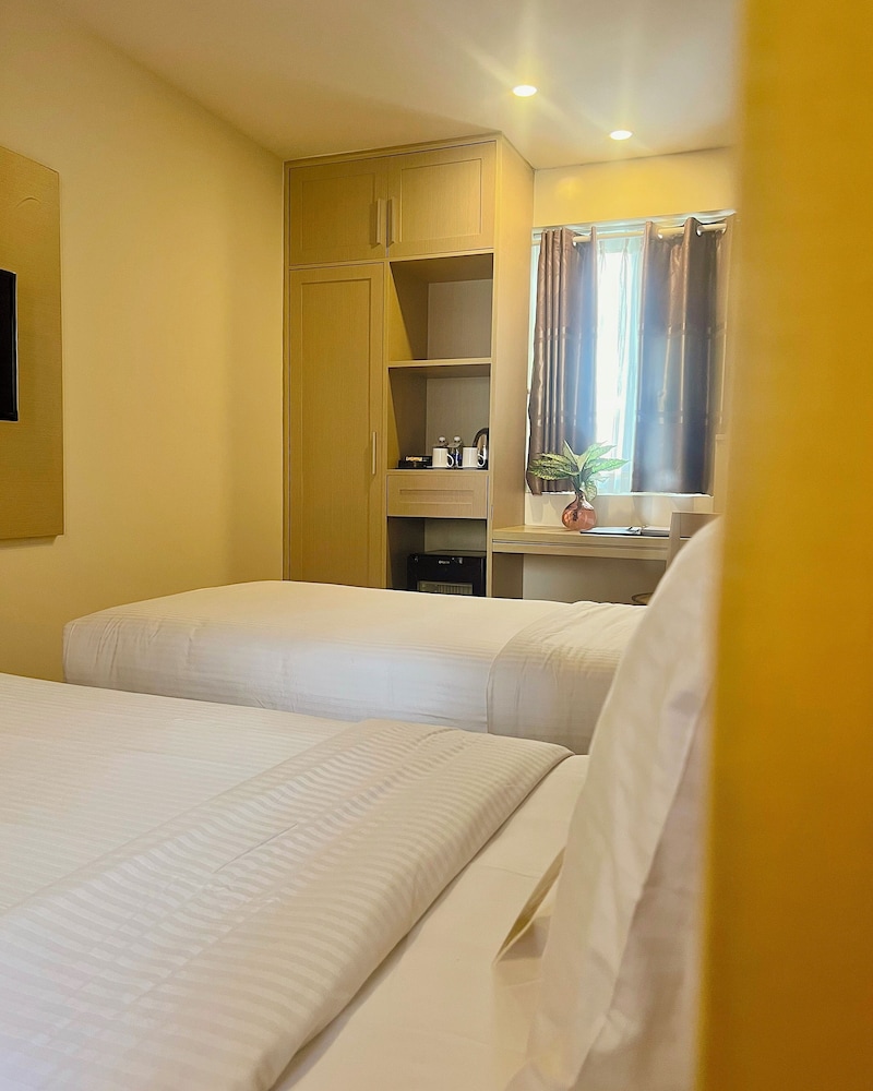 GK Central Hotel 29/80