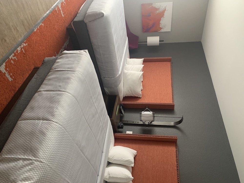 La Quinta Inn & Suites By Wyndham Lakeway 24/44