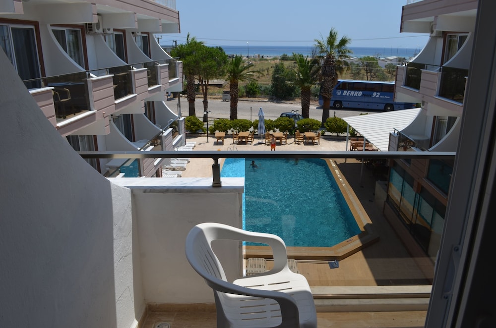 Mulka Hotel 42/48