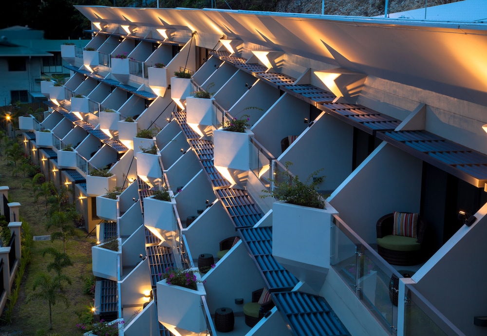 Ela Beach Hotel And Apartments 3/32