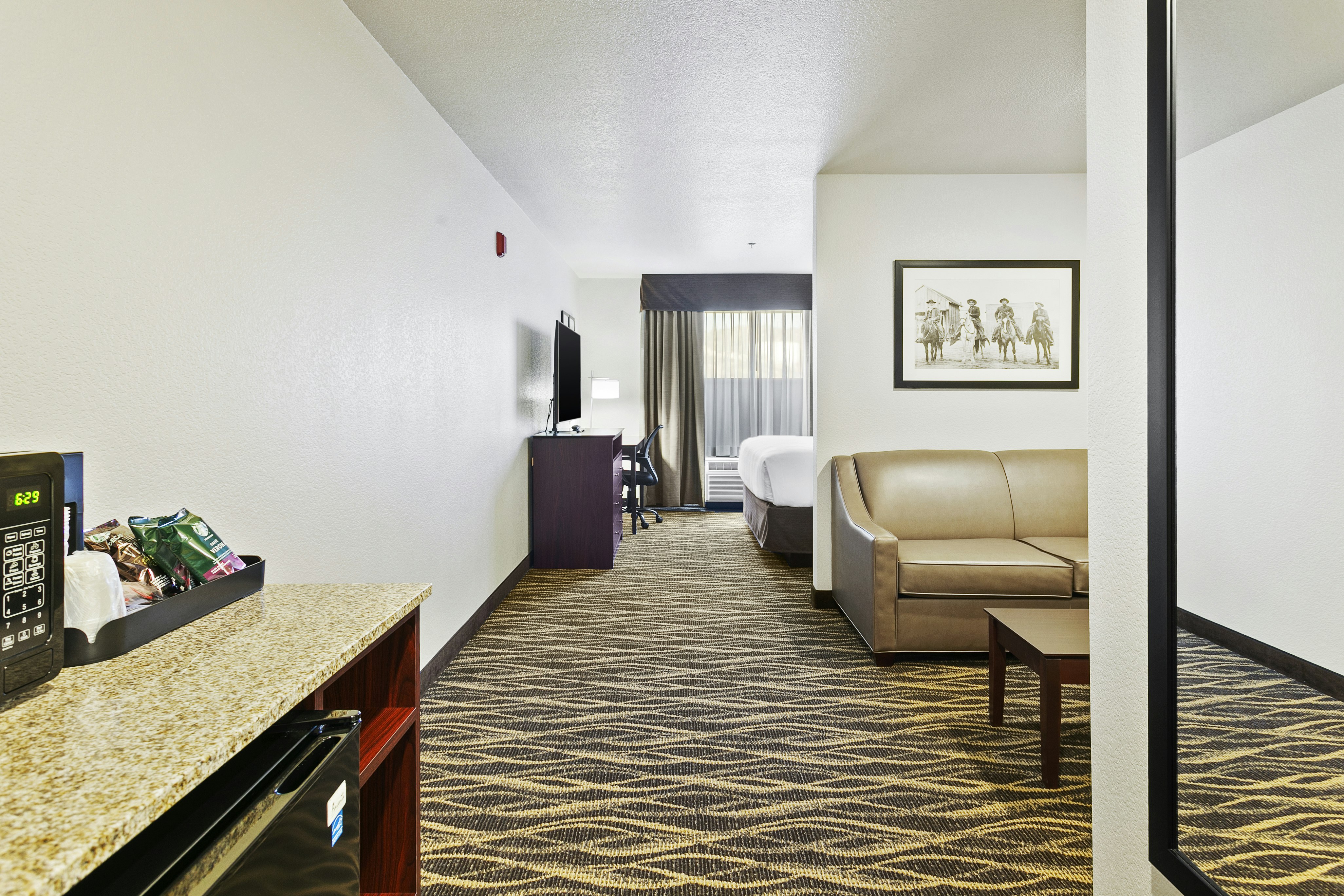 Cobblestone Hotel & Suites - Wickenburg 25/50