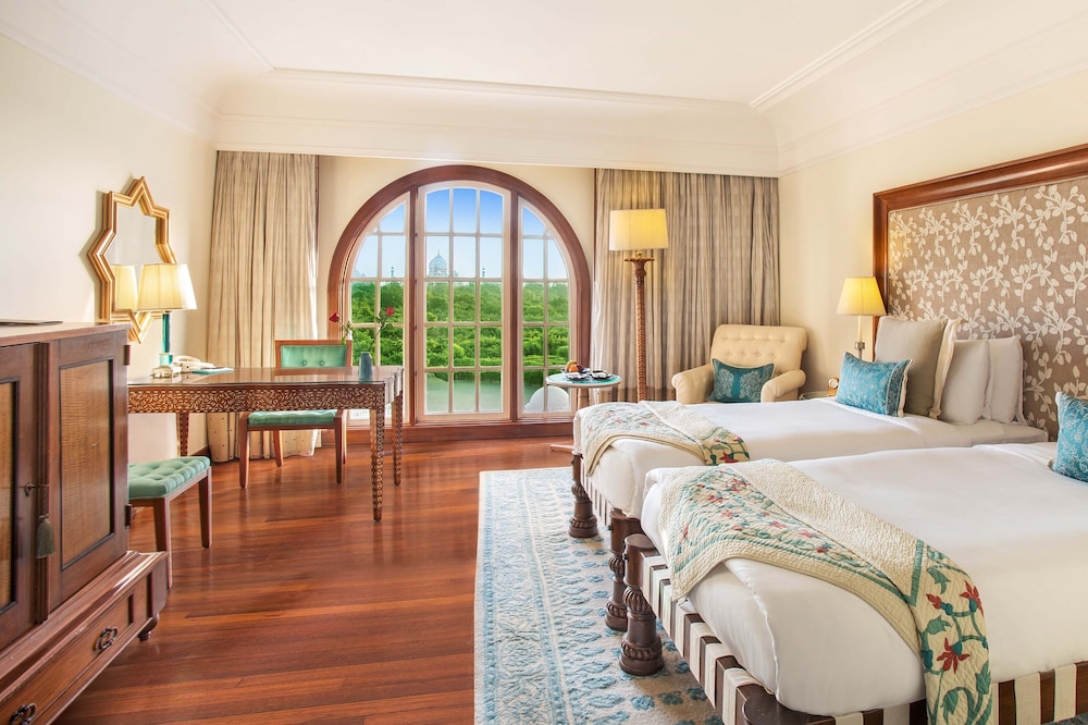 Oberoi Amarvilas 9/73