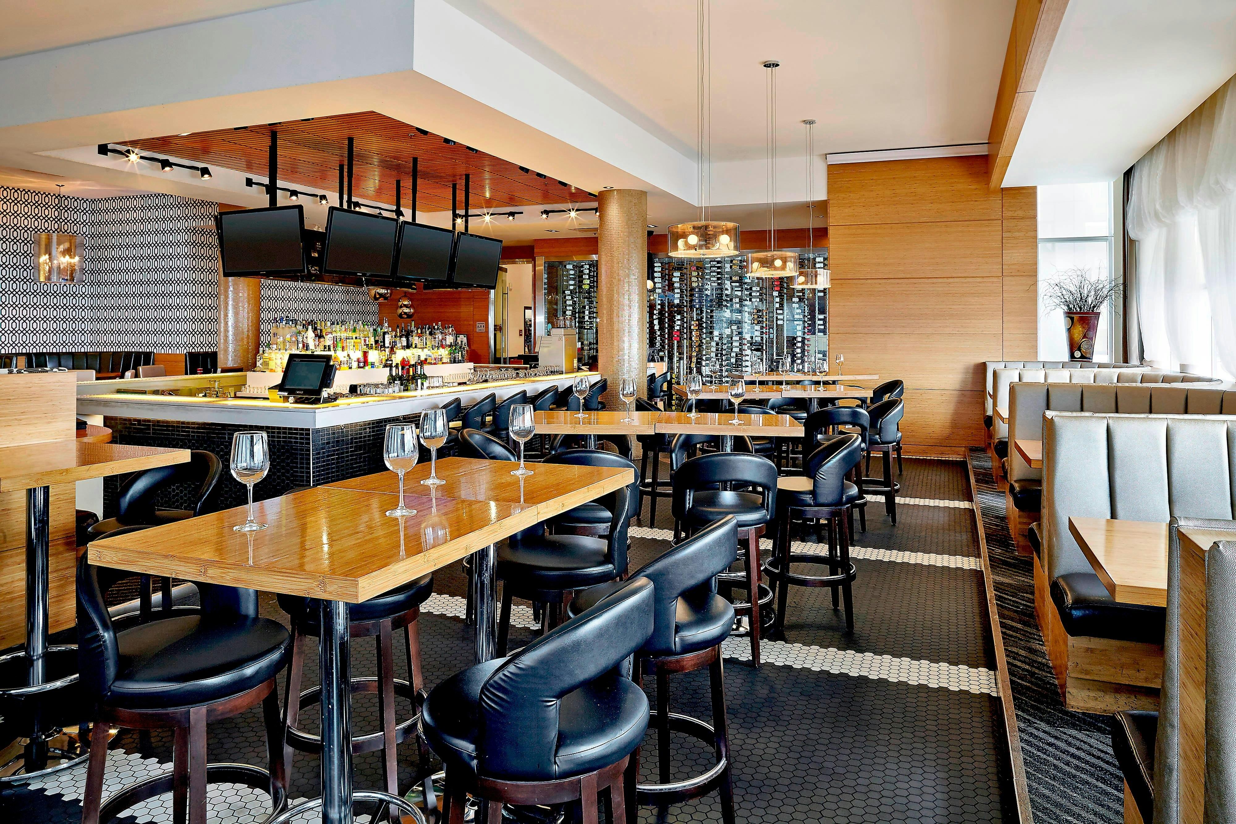 Four Points by Sheraton Calgary Airport 14/25