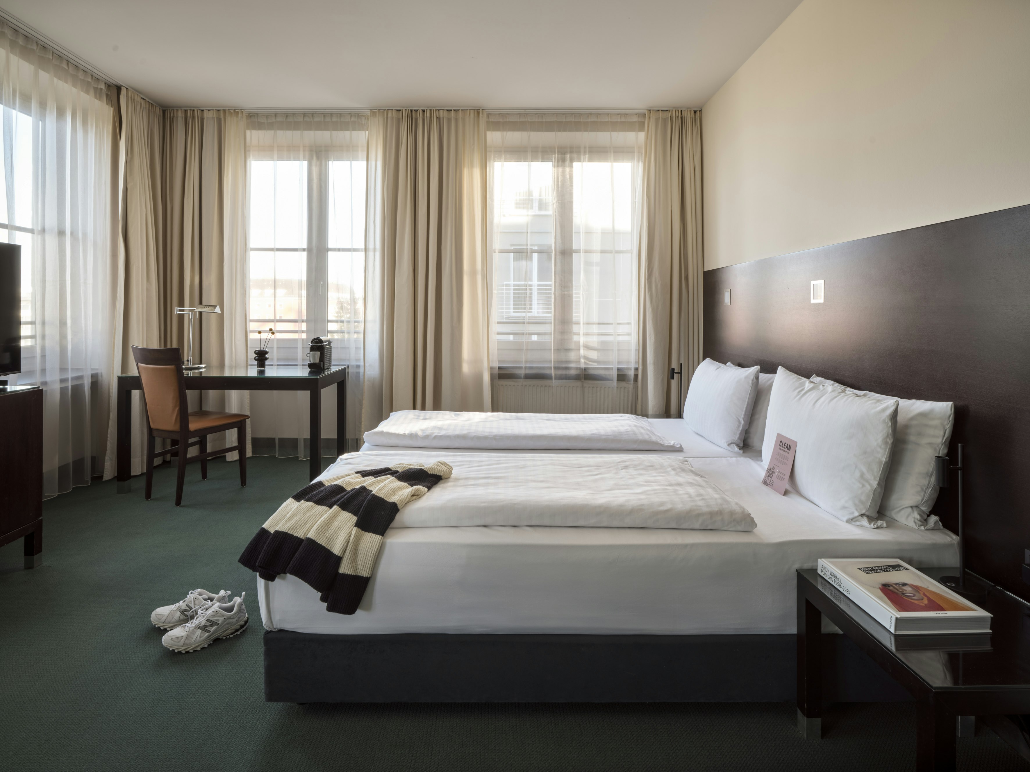 PLUS, SUPERIOR, TWIN BEDS