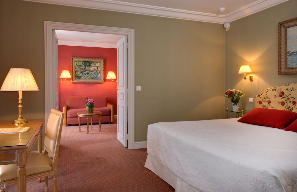 SUITE, SOFA