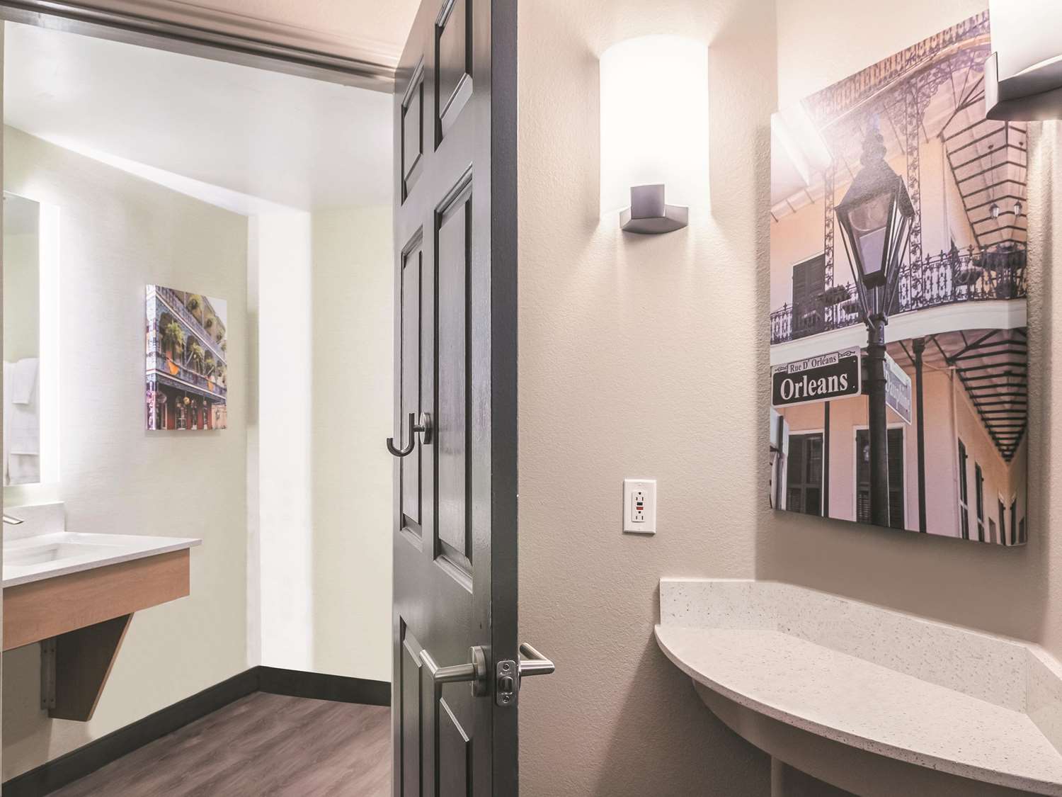 La Quinta Inn & Suites by Wyndham New Orleans Downtown 17/32