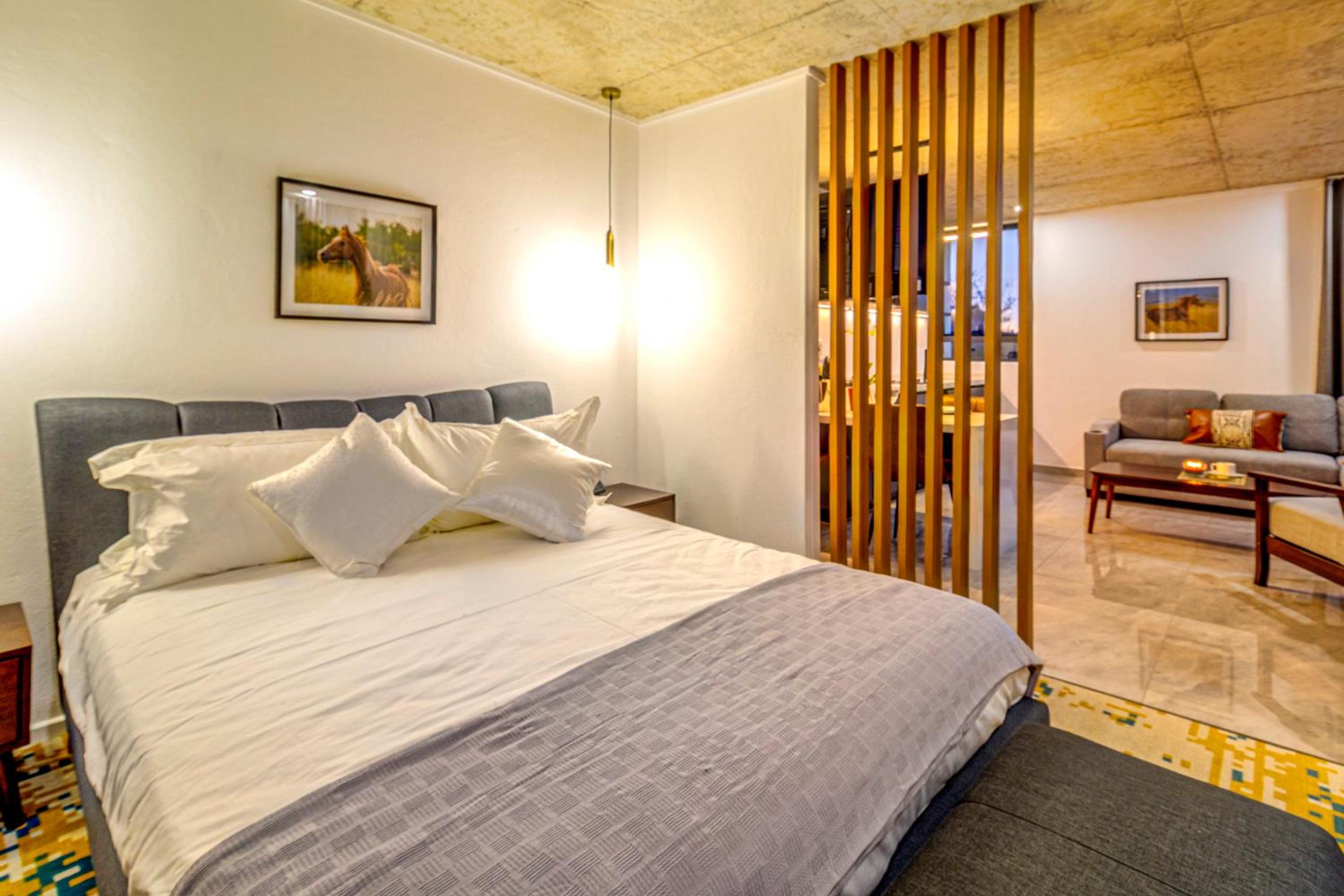KRAVIT Premier Suites 16/29