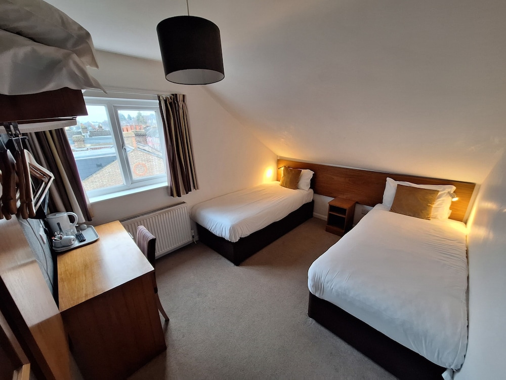 Stockwood Hotel 7/39