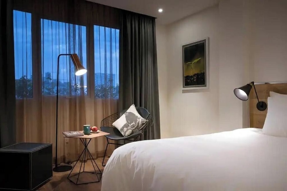 C Central Hotel de Tham 10/15