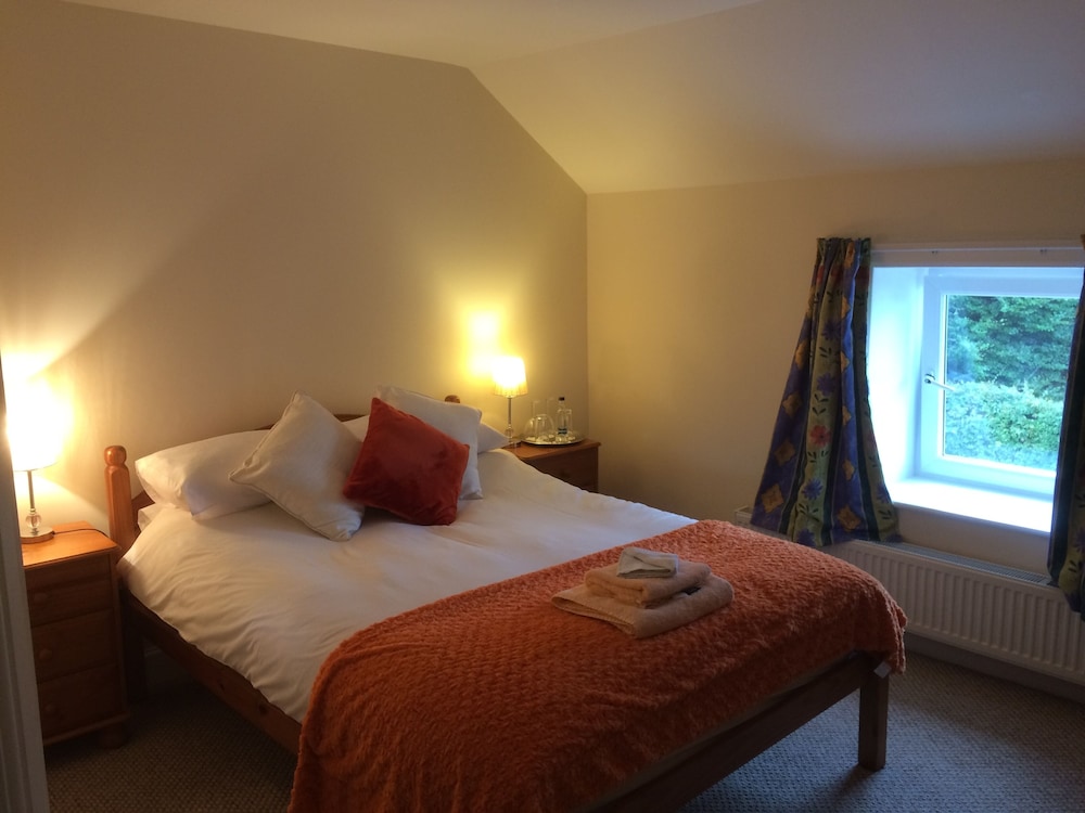 The Village Inn and Kirtle House B&amp;B 3/35