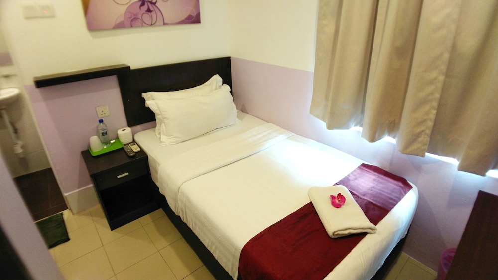 Apple 1 Hotel Queensbay 20/64