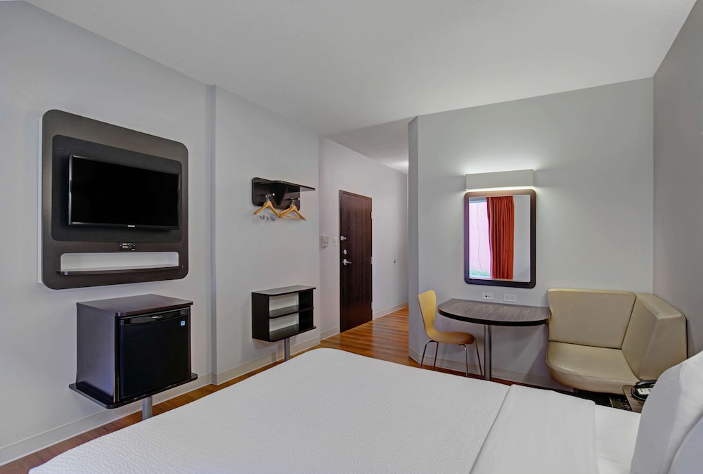 Motel6 Airdrie Ab 41/68