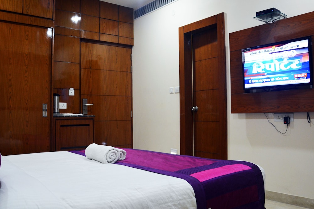 TRINITY CORPORATE SUITES 23/43