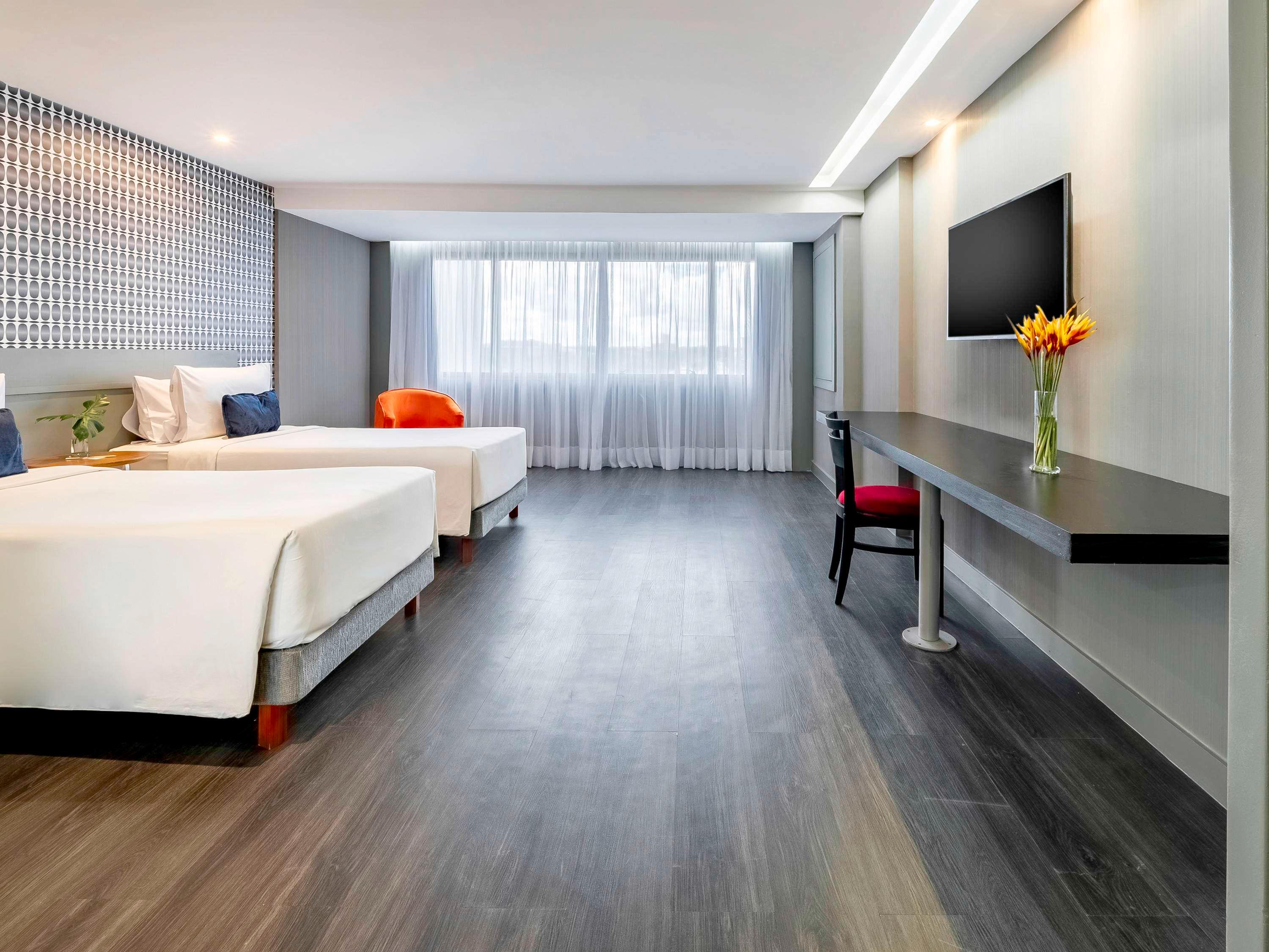 SUPERIOR, EXECUTIVE, TWIN BEDS