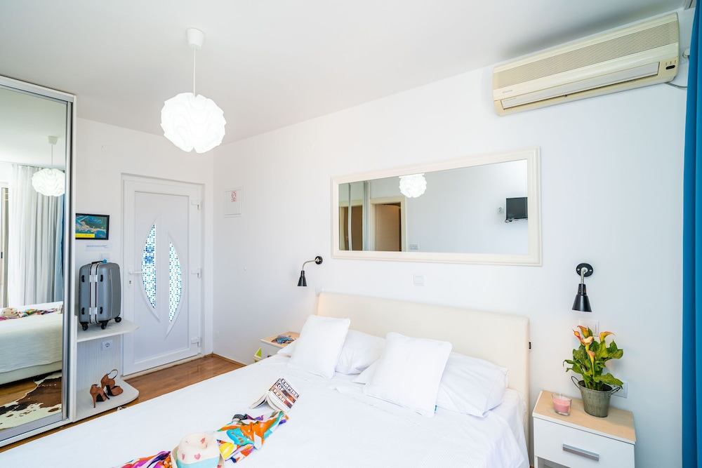 Jele Rooms 23/50