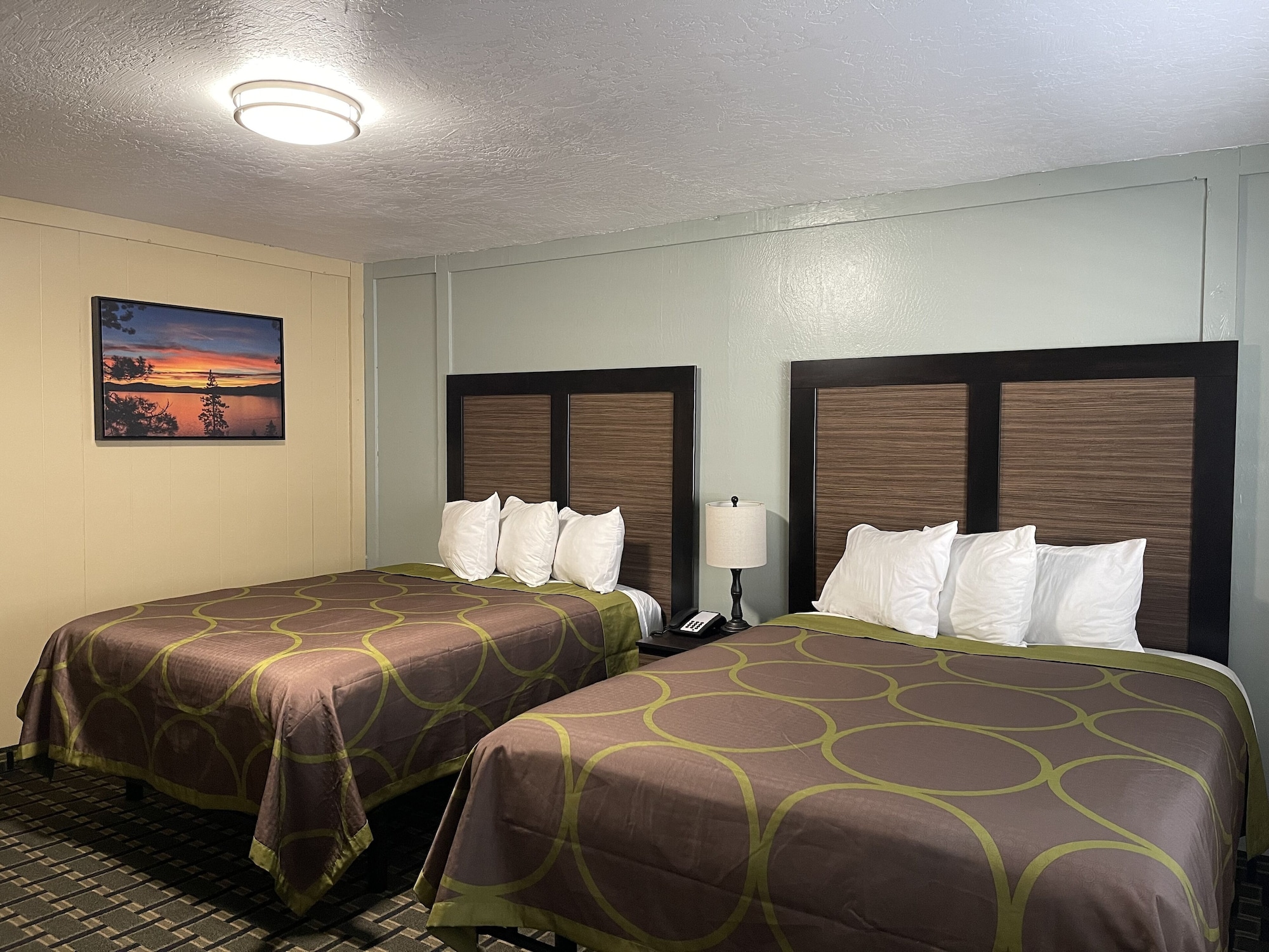 BASIC, 2 QUEEN BEDS