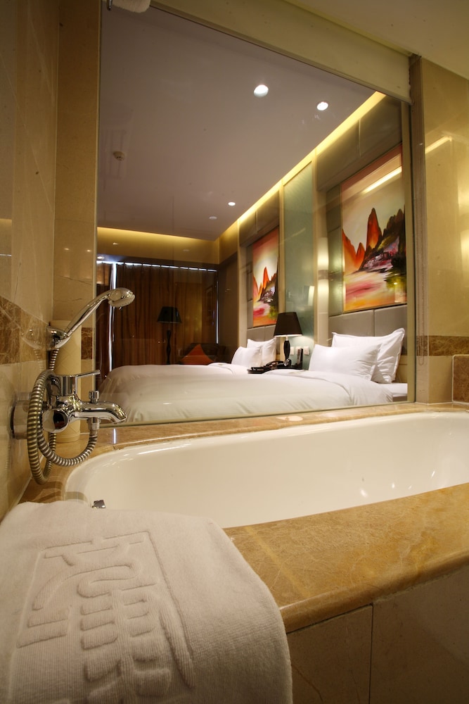 Beijing Wenjin Hotel 12/28