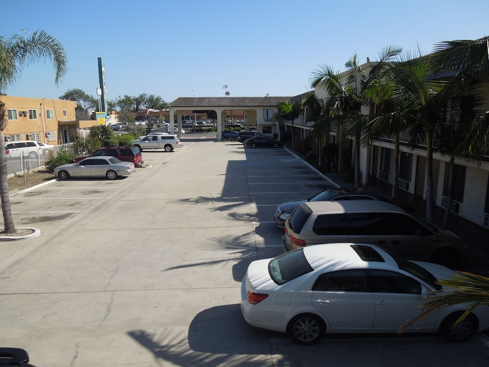 National Inn Garden Grove 50/60
