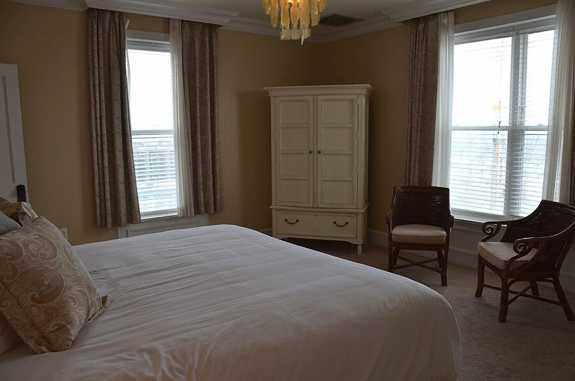 Town House, Twin Beds, King and Queen Bed, Sofa, Terrace