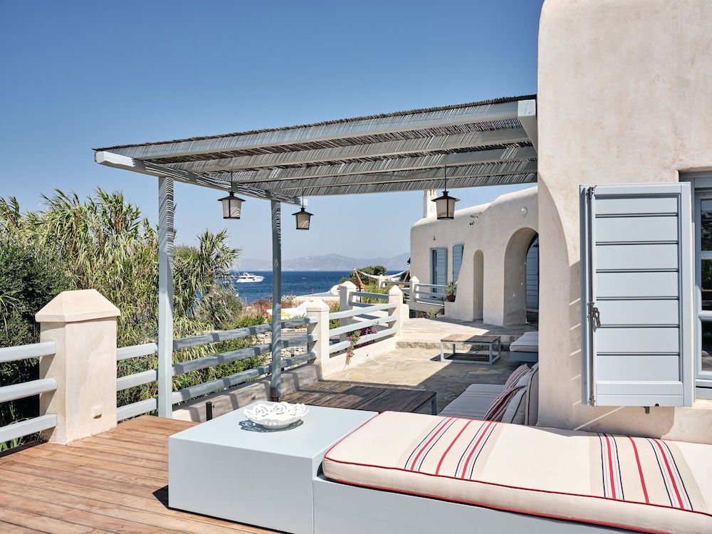 Belvedere Waterfront Villa and Suites 26/49